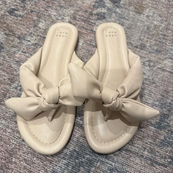 A New Day Women's Cream Knot Slide Sandals - Picture 2 of 3